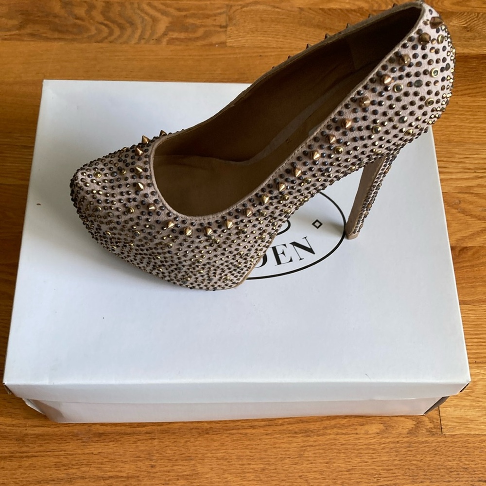 Steve Madden Platform Stud Gold Crystal Embellished Heels - Picture 3 of 9